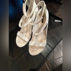 Louis Vuitton Wedge. Limited EDITION